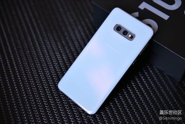 低調(diào)奢華美！三星S10e實(shí)力爆發(fā)，小宇宙也有核能量！