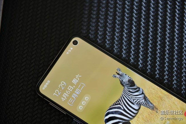 低調(diào)奢華美！三星S10e實(shí)力爆發(fā)，小宇宙也有核能量！