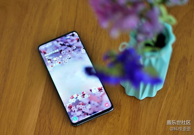 安卓陣營王者歸來，三星S10手機(jī)深度評(píng)測