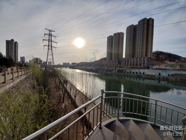 安卓陣營王者歸來，三星S10手機(jī)深度評(píng)測