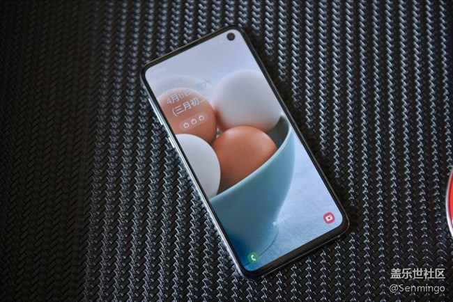 低調(diào)奢華美！三星S10e實(shí)力爆發(fā)，小宇宙也有核能量！