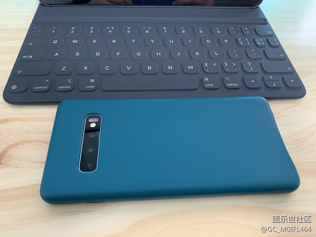 還是喜歡原裝皮套