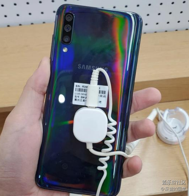 A70線下大量實(shí)拍圖，超窄邊框，外觀神似小米9...