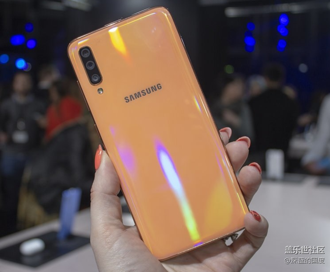 A70線下大量實(shí)拍圖，超窄邊框，外觀神似小米9...