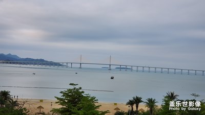 陰天白天的海