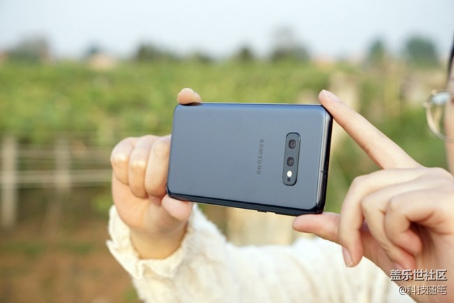 最容易被忽視的"小屏"旗艦，三星Galaxy S10e體驗(yàn)評(píng)測(cè)