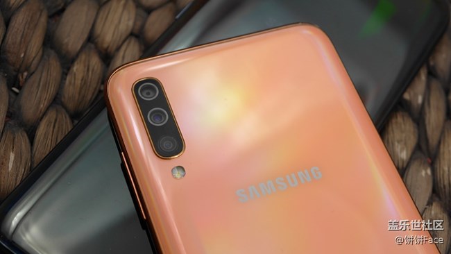 內(nèi)外兼“U” 三星Galaxy A70首發(fā)評(píng)測(cè)