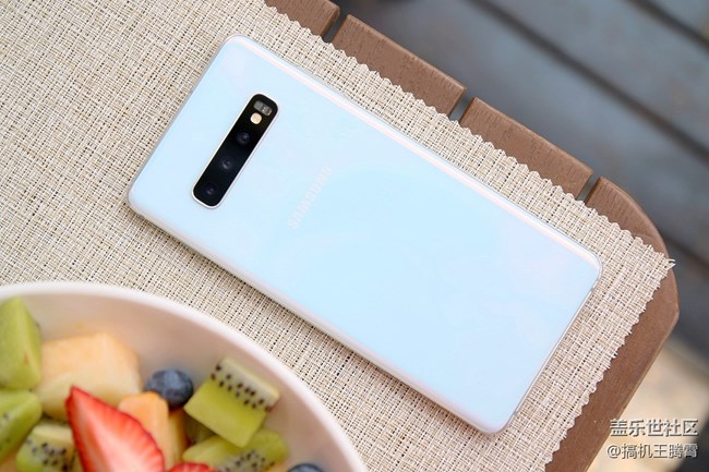 看得見(jiàn)摸得著的全面提升，稱三星Galaxy S10+是機(jī)皇實(shí)至名歸