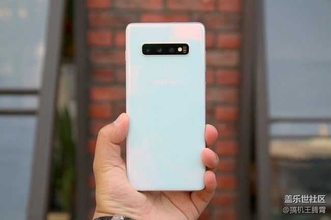 看得見(jiàn)摸得著的全面提升，稱三星Galaxy S10+是機(jī)皇實(shí)至名歸