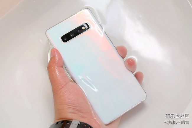 看得見(jiàn)摸得著的全面提升，稱三星Galaxy S10+是機(jī)皇實(shí)至名歸