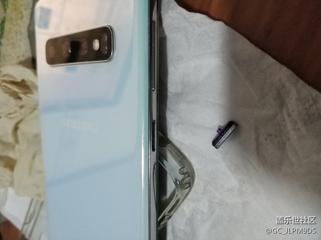 這幾個按鍵手指也能扣下來，這樣還能防水嗎？