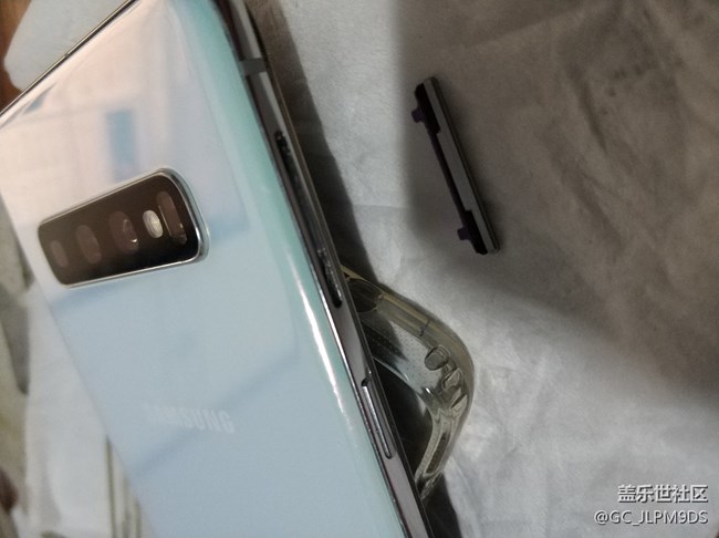 這幾個按鍵手指也能扣下來，這樣還能防水嗎？