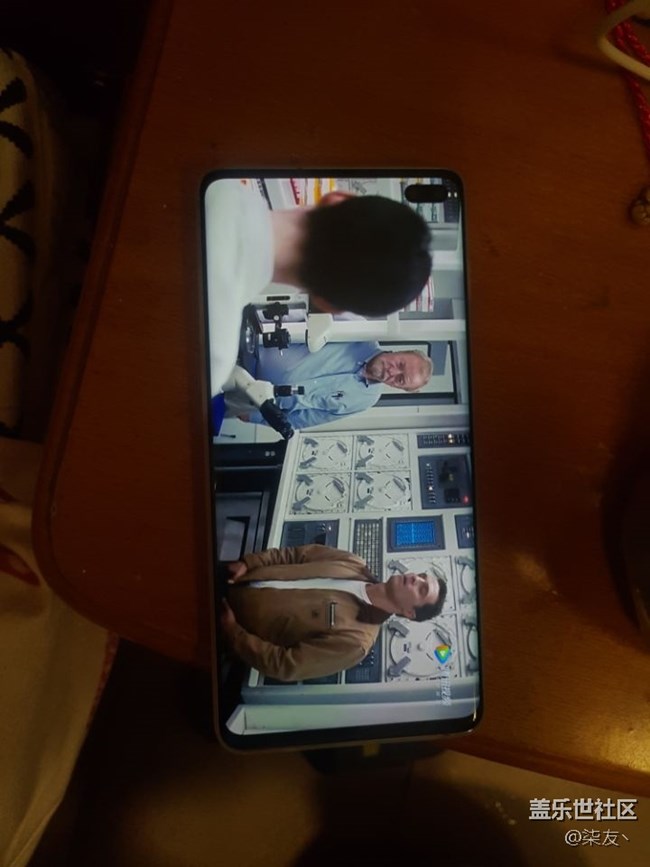 屏幕超爽，雙揚(yáng)聲器超爽