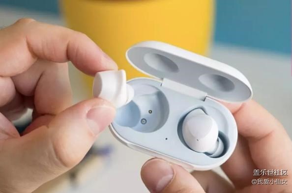 有AKG調(diào)音加分，三星Galaxy Buds的顏值與音質(zhì)無(wú)懈可擊