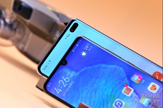 都是旗艦機(jī)，三星S10+跟華為P30 Pro到底誰(shuí)更值得入手？