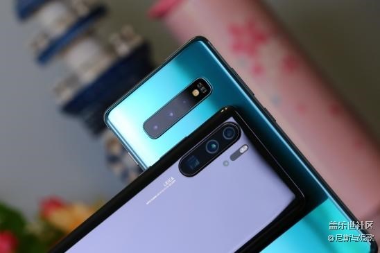 王者對決 華為P30 Pro遇上三星Galaxy S10+：差距一目了然