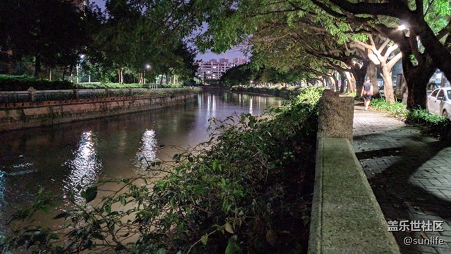 這次S10更新的夜景模式真的不行啊，和谷歌相機(jī)拍的差太多了