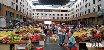 三亞新鴻港農(nóng)貿(mào)市場(chǎng)