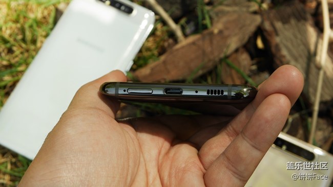 180度旋轉(zhuǎn)三攝 三星Galaxy A80美圖賞