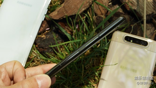 180度旋轉(zhuǎn)三攝 三星Galaxy A80美圖賞