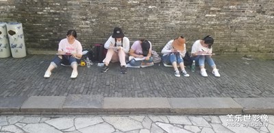 畫畫