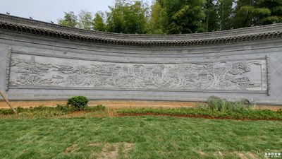 感覺有點浪費了這個相機了，哈哈，不會玩相機都是用自動