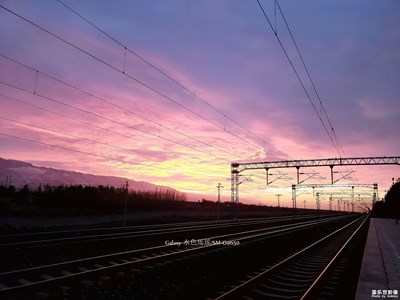 【走四方】+鐵路霞光