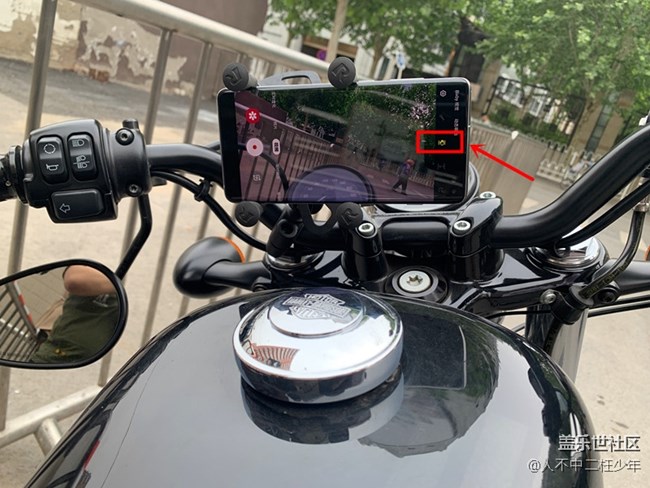 【視頻】穩(wěn)不穩(wěn)？看看S10在摩托車上的防抖表現(xiàn)