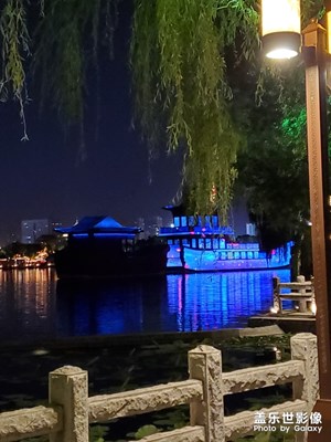 明湖秀。