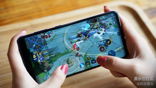 三星兇起來怕不怕？Galaxy A60元?dú)獍嫔鲜譁y評(píng)