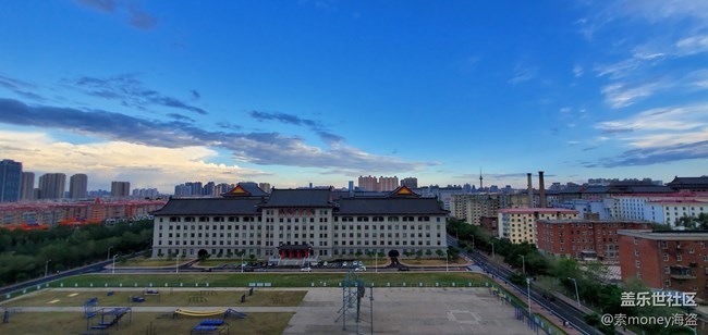 廣角拍攝和主攝飽和度不同，有時拍得飽和度過高，有點失真