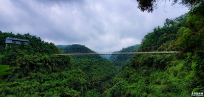 風(fēng)光在險(xiǎn)峰