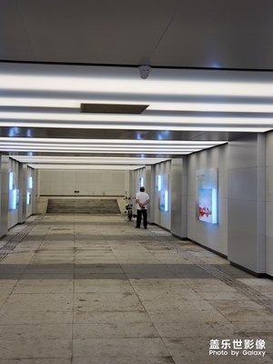 這大爺在干啥呢？