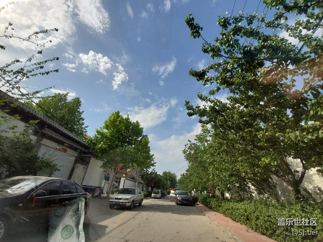 溫度很熱，但是天很藍(lán)！