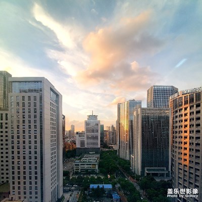 抬頭的瞬間