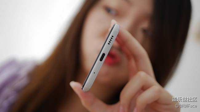 氧氣小仙女和她的三星Galaxy A60桃桃汽汽