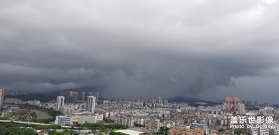 山雨欲來風(fēng)滿樓