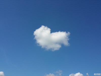 【向往的天空】+天際藍(lán)，在云端。