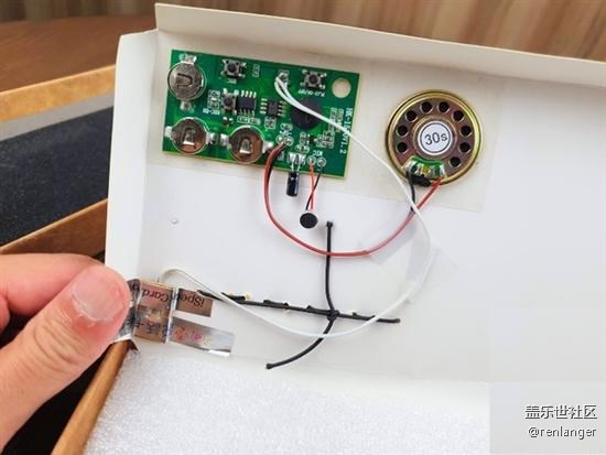 三星Galaxy Note 10邀請(qǐng)函開箱：這設(shè)計(jì)還是第一次見