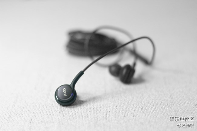 【“聲”來(lái)不同凡響】入耳式耳機(jī)AKG調(diào)音版開箱