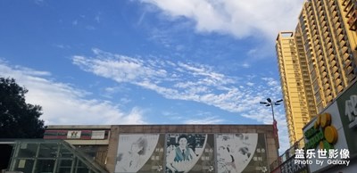 最近都在曬藍天，曬曬西安的藍天