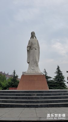 雨后李賀廣場