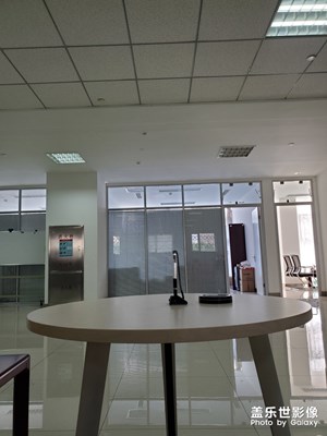 銀行內(nèi)
