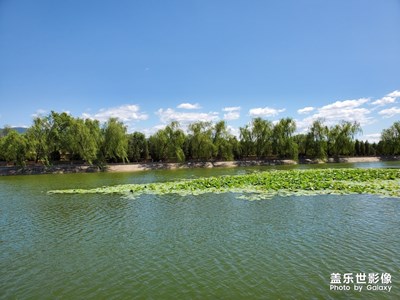 天氣真棒，天上的云很漂亮