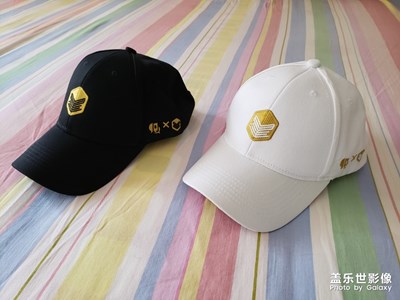 社區(qū)的帽子到手，秀一下