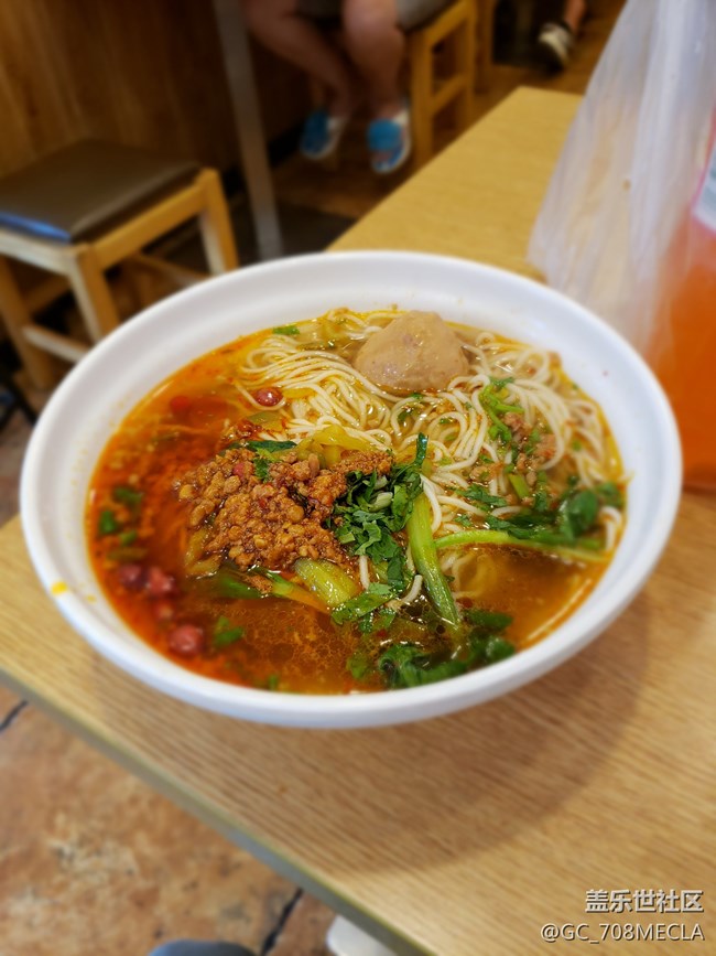 想吃飽不可能，