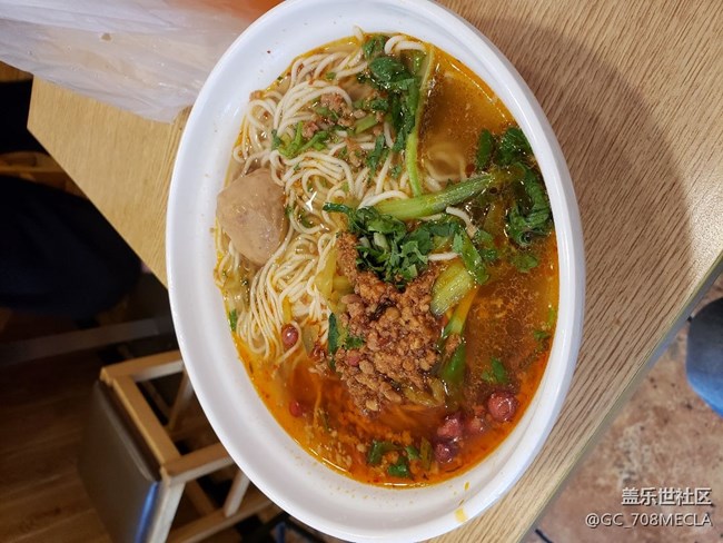 想吃飽不可能，