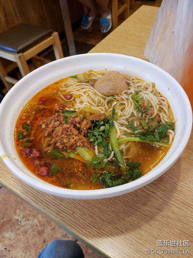 想吃飽不可能，