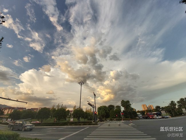 【Galaxy A80星粉體驗(yàn)活動(dòng)】后置就是前置能翻轉(zhuǎn)180°的A80