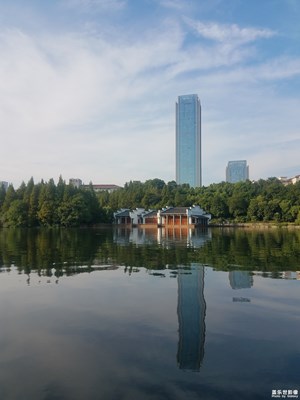 水邊